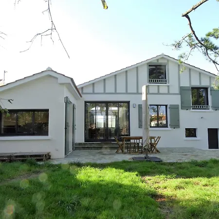 Catamaran - A Boisvinet, Grande Maison Familiale Type Basque Pour 7 Pers Feriehus Saint Gilles Croix de vie