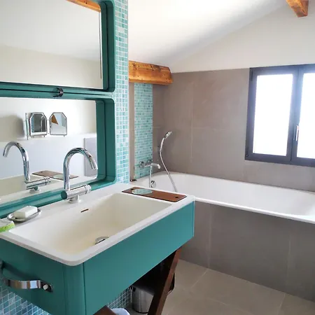 Catamaran - A Boisvinet, Grande Maison Familiale Type Basque Pour 7 Pers Saint-Gilles-Croix-de-Vie